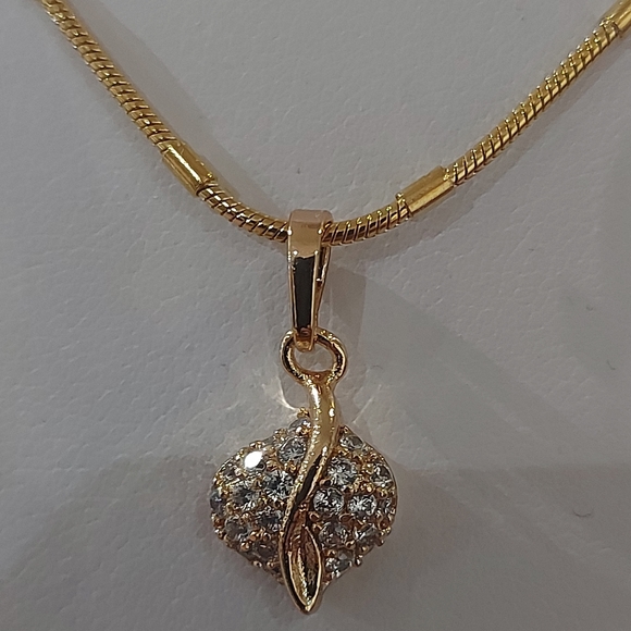 24k Gold Plated Pendant Necklace Decorated With CZ - Picture 6 of 6